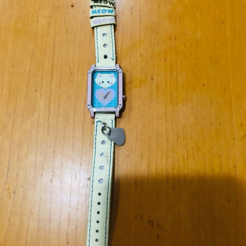 Cute Cat Face Watch With Yellow Strap